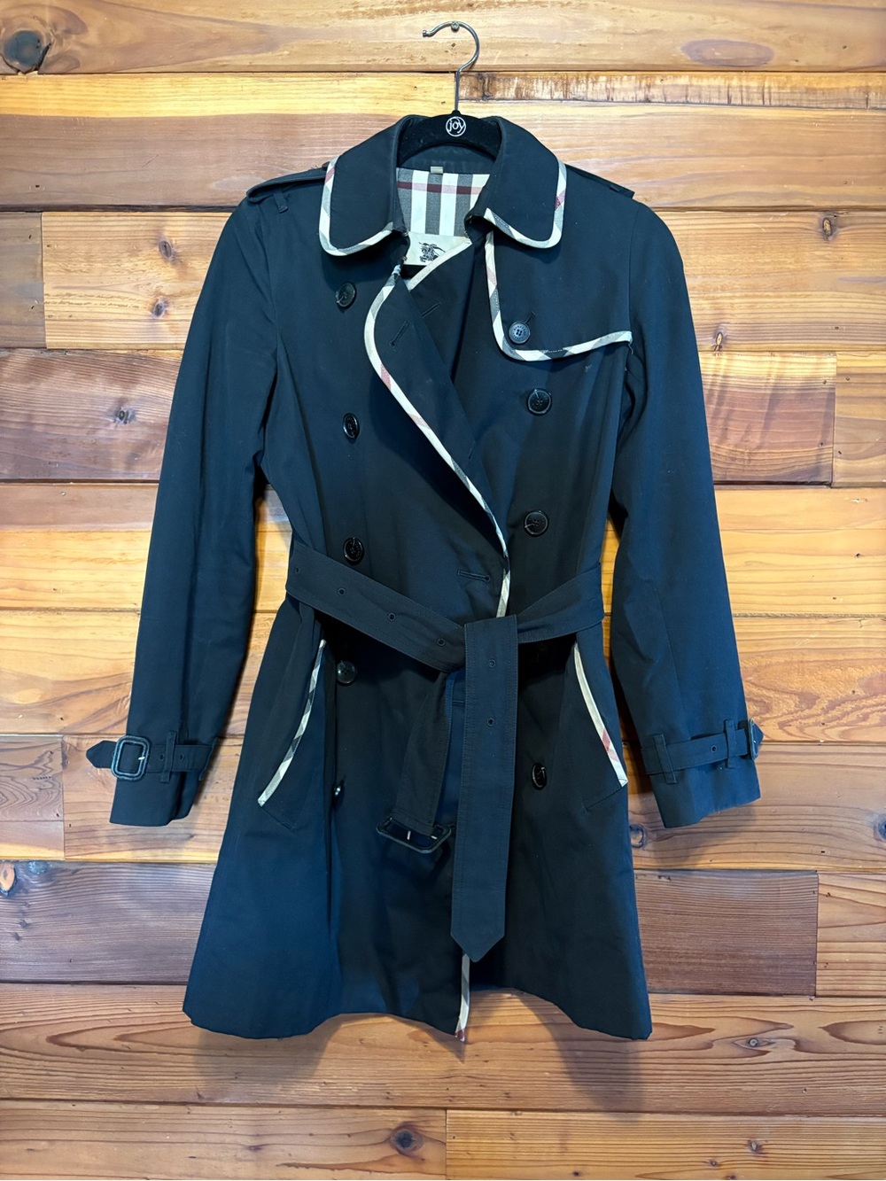 Classic Black Burberry Trench Coat with Contrast Trim